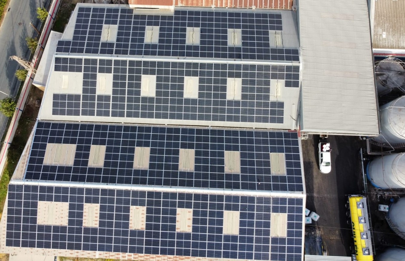 Imagen de la instalación de placas fotovoltaicas de Dos Hermanas (Sevilla)